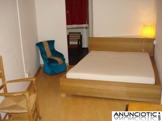 Increible habitaci&oacute;n con ba&ntilde;o privado en Poble sec