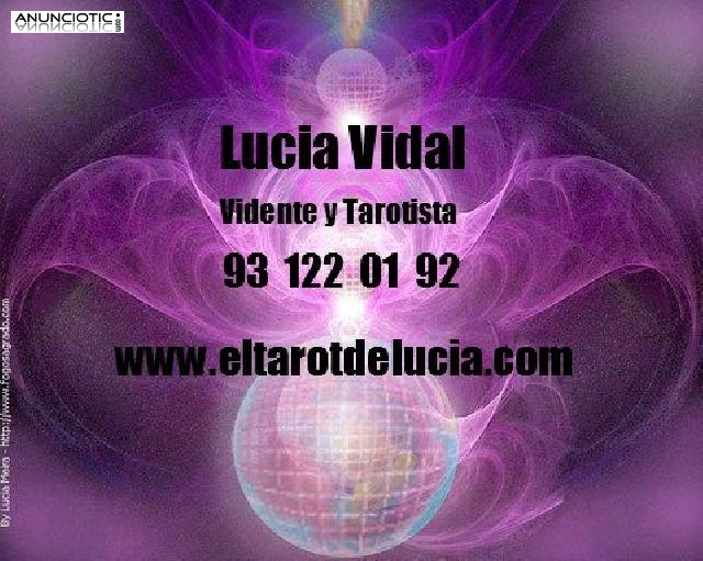 Buena tarotista vidente. M&aacute;s de 30 a&ntilde;os de experiencia. Lucia