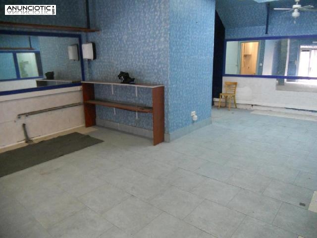 Local comercial en las arenas en calle peatonal