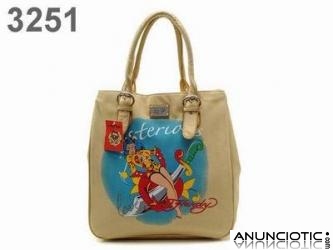 Bolsos y Carteras de moda est&aacute;n a la venta