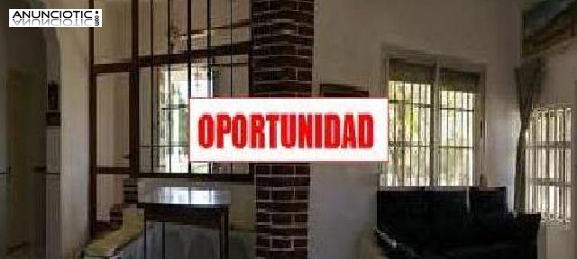 Precioso chalet con piscina zona monta&ntilde;a