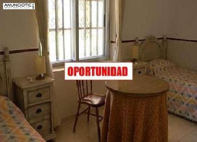 Precioso chalet con piscina zona monta&ntilde;a