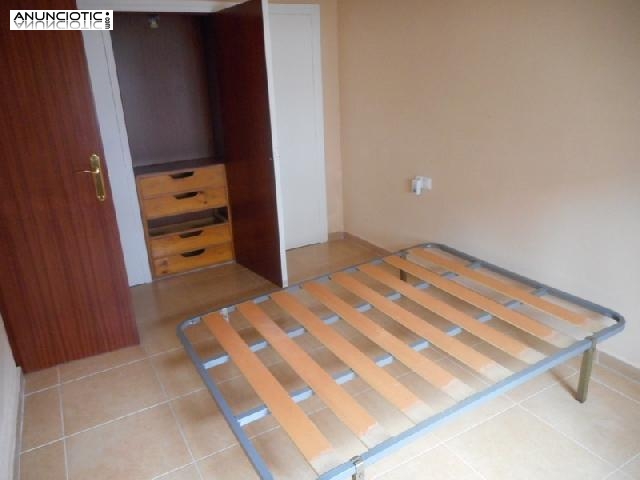 Se alquila adosado reformado en c&aacute;ceres