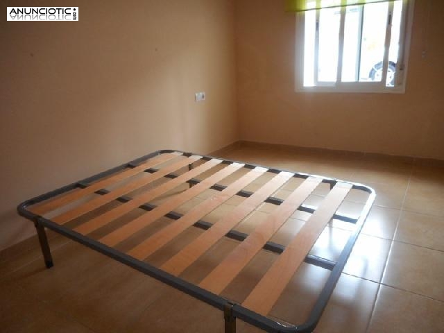 Se alquila adosado reformado en c&aacute;ceres