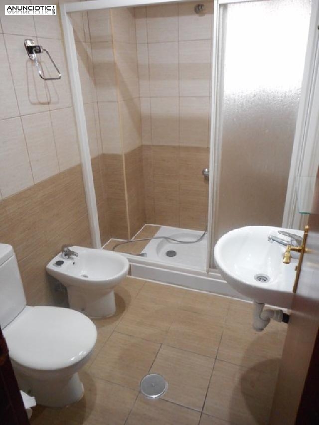 Se alquila adosado reformado en c&aacute;ceres