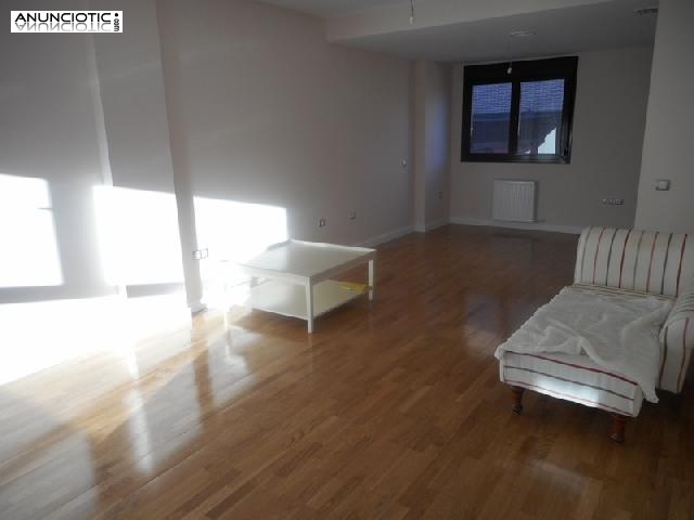 Se vende adosado de 116 m en c&aacute;ceres