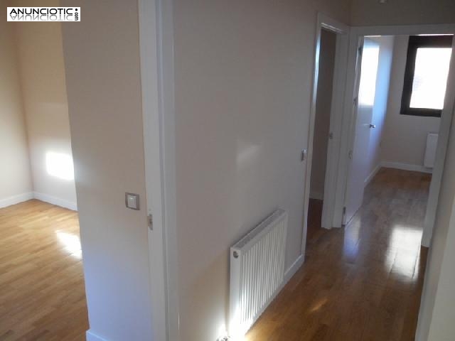 Se vende adosado de 116 m en c&aacute;ceres