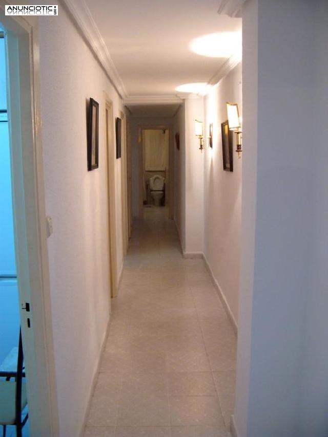 Piso en zona cruz de los ca&iacute;dos