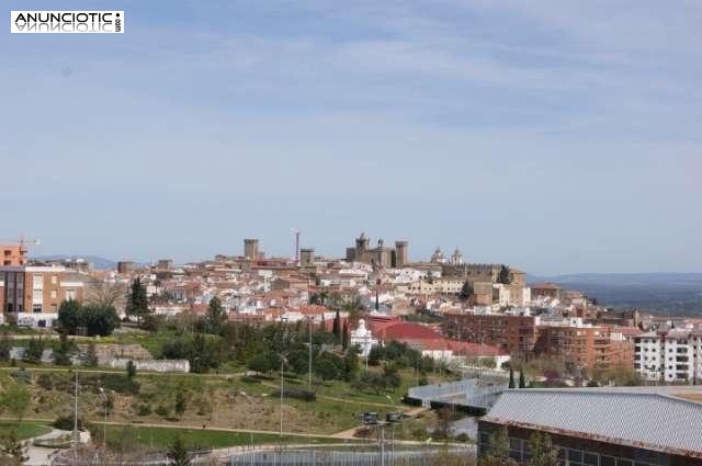 Piso en loa pilares, c&aacute;ceres