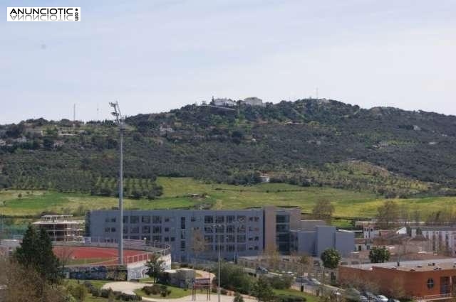 Piso en loa pilares, c&aacute;ceres