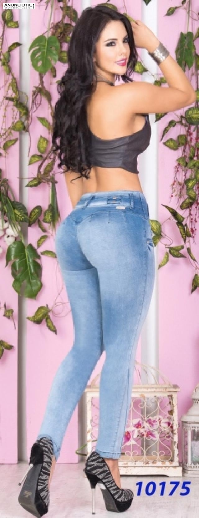 Variedad en Jeans te ofrece Encanto latino.