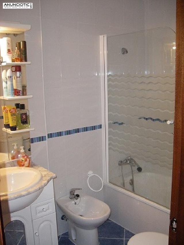 Piso de tres dormitorios sal&oacute;n comedor con te 