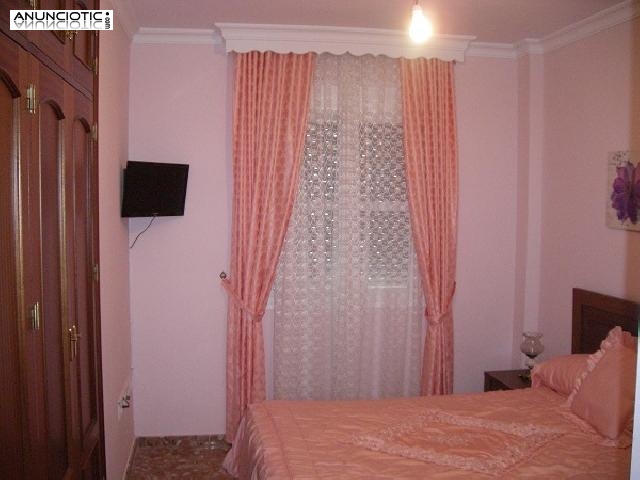 Piso de tres dormitorios sal&oacute;n comedor con te 