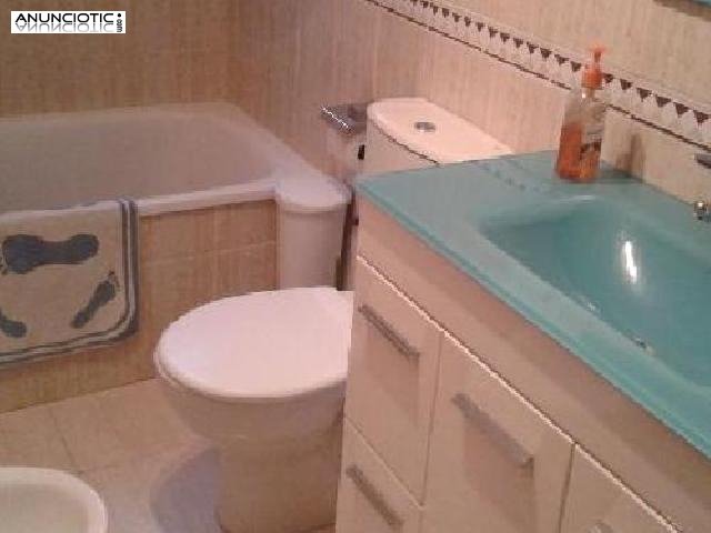 Se alquila magnifico piso en el centro