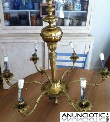 L&aacute;mpara de lat&oacute;n artesanal