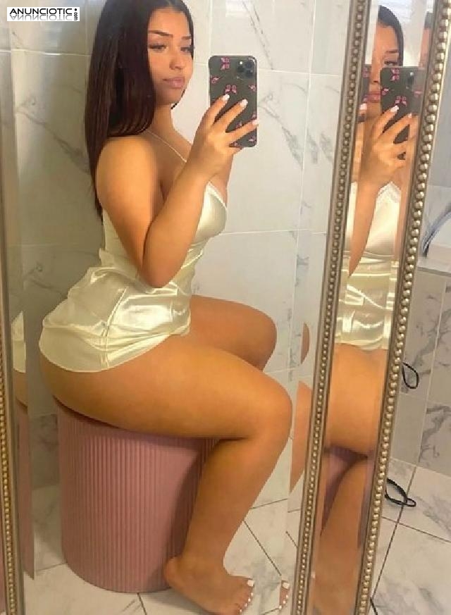 linda morena de curvas atrevidas /