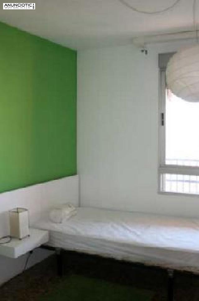 Se alquila 5&ordm; piso con ascensor muy luminoso e