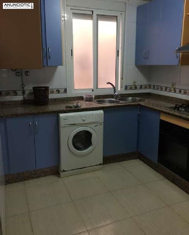 Piso de dos dormitorios, dos ba&ntilde;os uno de ello