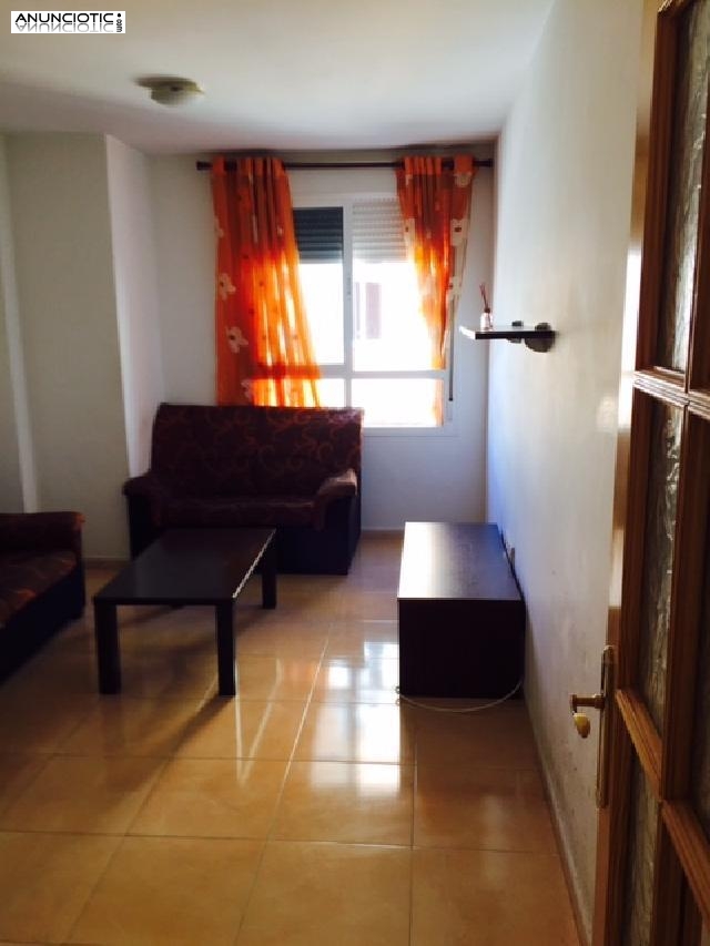 Se alquila piso de 1 habitaci&oacute;n , cocina , sal