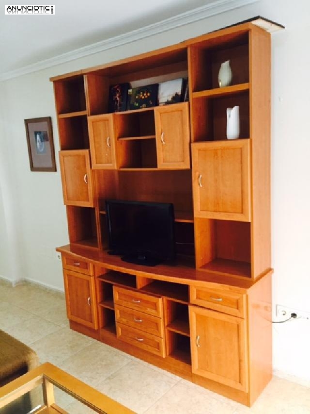 Se alquila bonito piso de 2 habitaciones, sal&oacute;