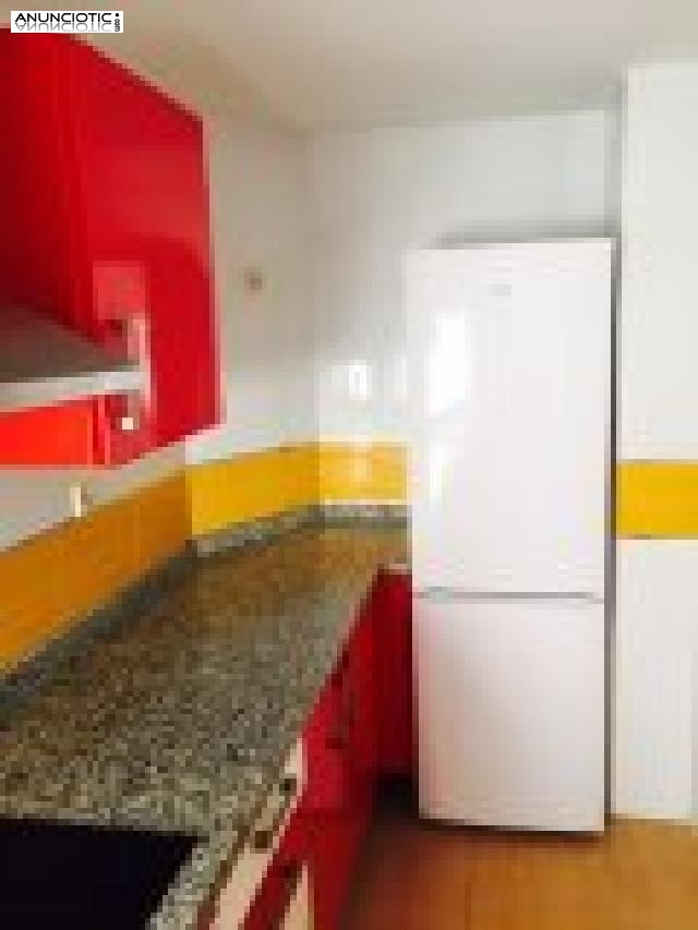 Se alquila bonito piso de 2 dormitorios 2 ba&ntilde; 