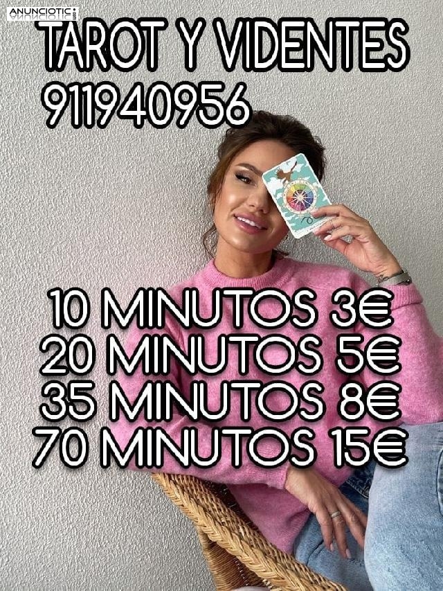 Descubre tu futuro a trav&eacute;s del tarot navide&ntilde;o(,.)..