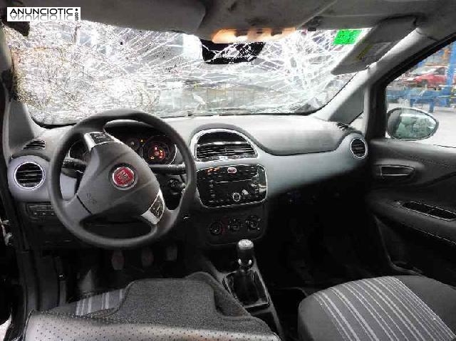 Puerta del. der. de fiat - punto