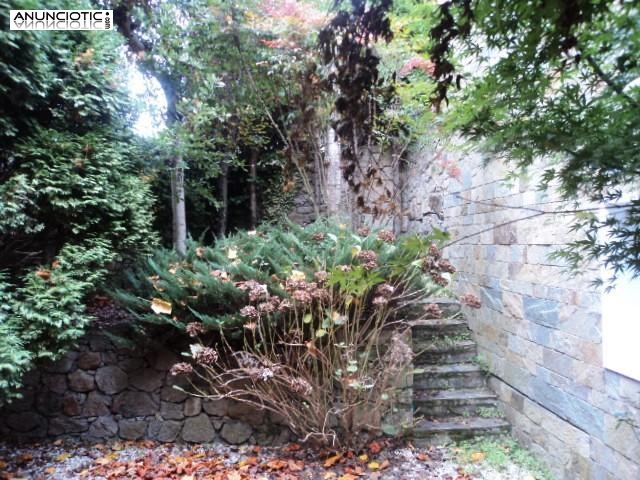 Casa piedra urbanizacion alamos coru&ntilde;a