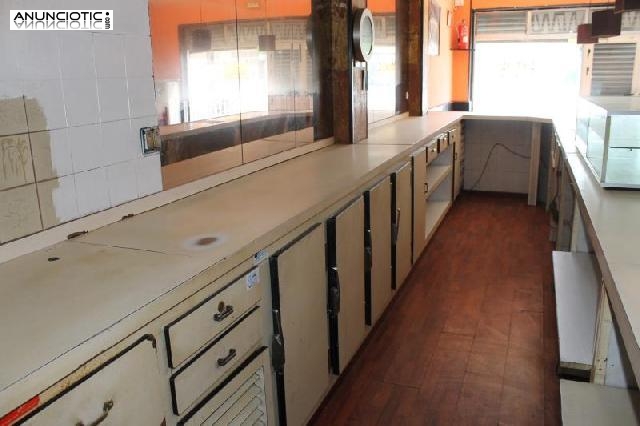Se alquila local comercial di&aacute;fano de 160m2 en 