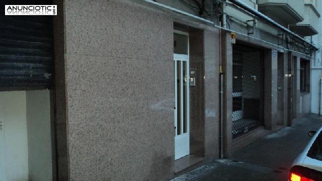 Se alquila local 600m2 di&aacute;fano ex supermercad 