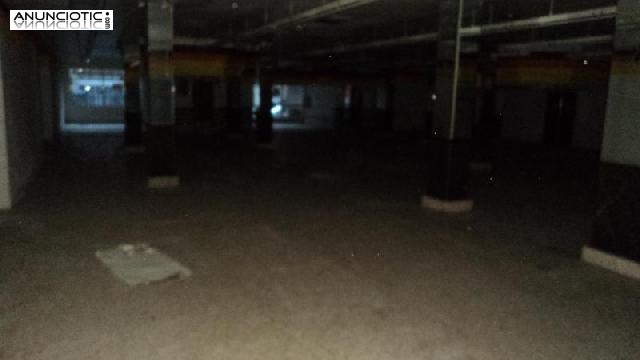 Se alquila local 600m2 di&aacute;fano ex supermercad 