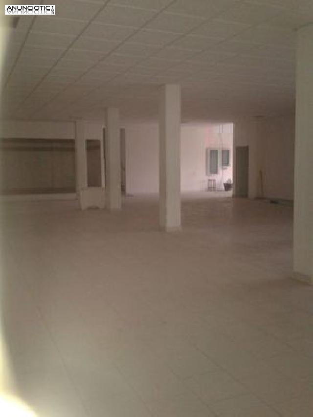 Local en meicende a de 368 m2