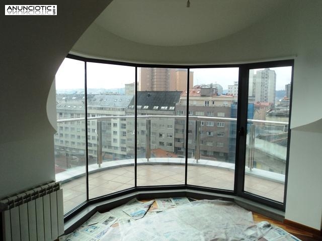 Se vende &aacute;tico con terraza y exterior en zona 