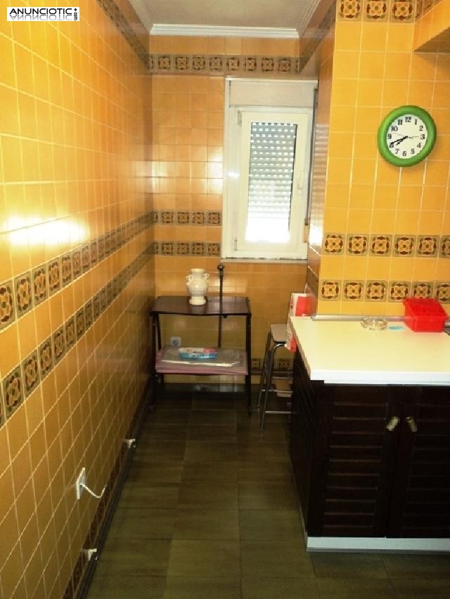 Alquilo 8 con ascensor 3 hab soleado en elvi&ntilde;a