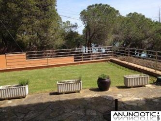 Precioso apartamento a pie de playa a 10 pasos del mar con acceso a una peque&ntilde;a cala.