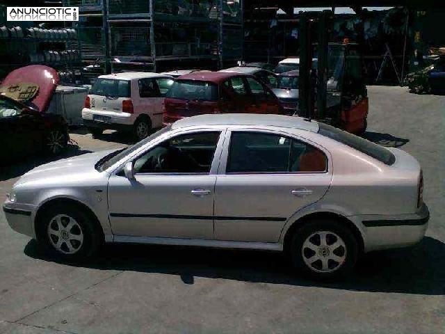 Porton trasero de skoda - octavia
