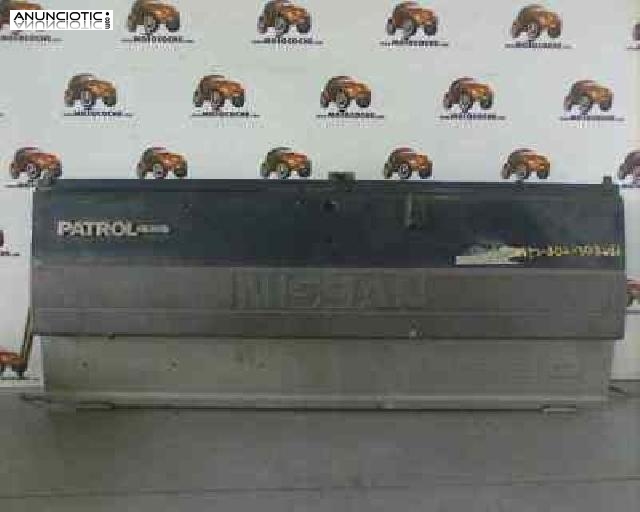 Porton trasero de nissan - patrol