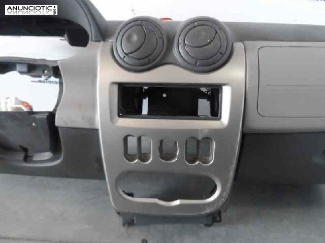 Salpicadero de dacia - logan. 