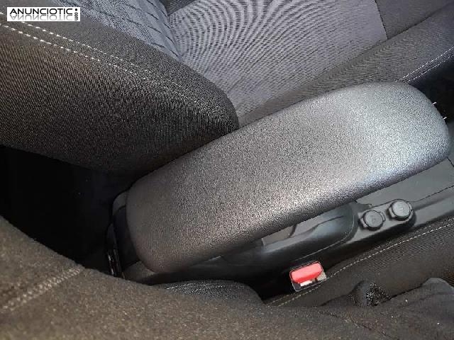 688876 apoyabrazos citroen c-elys&eacute;e