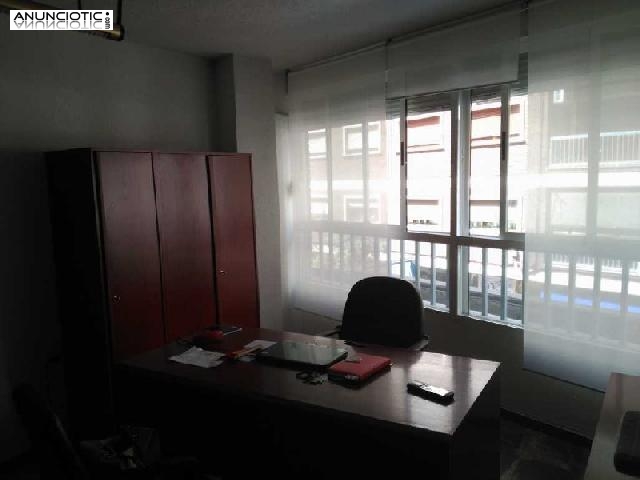 Magn&iacute;fica oficina de 50m con despacho