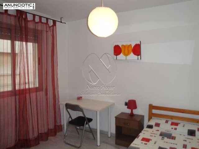 Bien situado piso en diputacion de 80 m