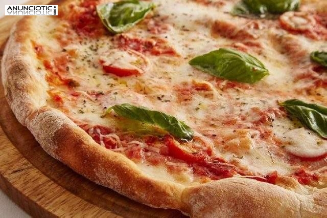 Camarero, cocineros y pizzeros necesitan en Canad&aacute;
