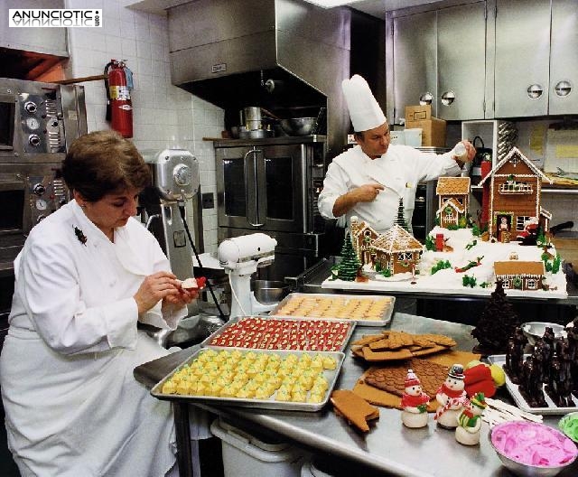 Camarero, cocineros y pizzeros necesitan en Canad&aacute;