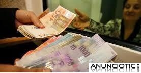 Ayuda persona en necesidad de financiaci&oacute;n de pr&eacute;stamo.
