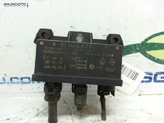 1271035 caja renault 19 port&oacute;n trasero