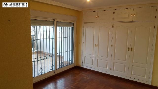 Fant&aacute;stico atico en zona centro de 83 m2