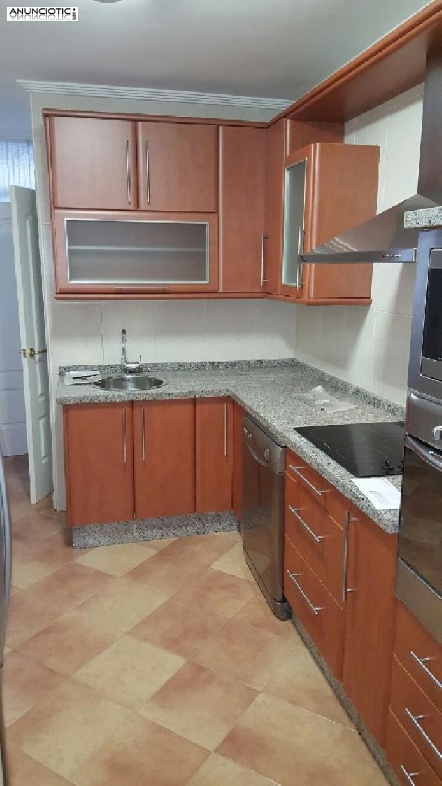 Fant&aacute;stico atico en zona centro de 83 m2