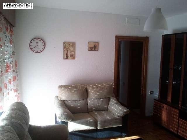 Econ&oacute;mico piso en zona centro de 89 m2