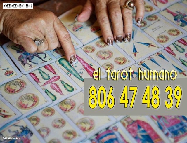 Prueba el tarot 806 m&aacute;s humano