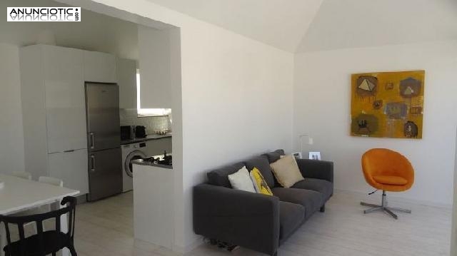 Se alquila &aacute;tico de 65 m2